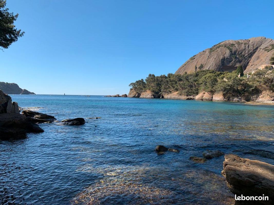 Logement climatisé avec jardin et parking pour 2 personnes en bord de plage La Ciotat Buitenkant foto